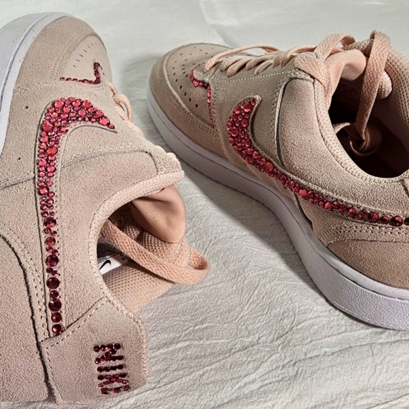 🌟Bling Custom Nike Suede Sneakers Crystal Rhinestone Rose Pink Swoosh Size 9 🌟 - Picture 8 of 9